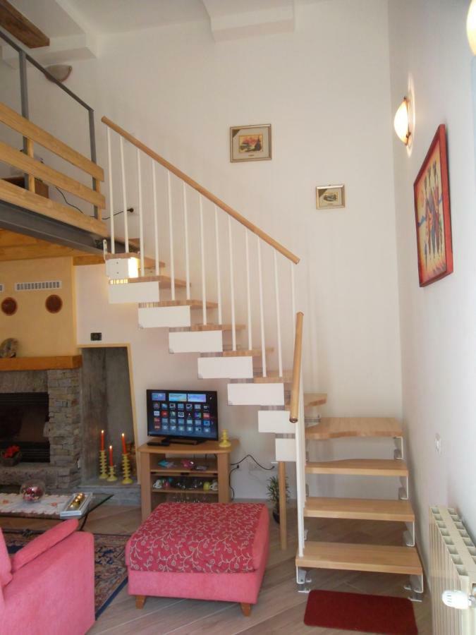 Appartamento Vesna Loft In Luino Esterno foto