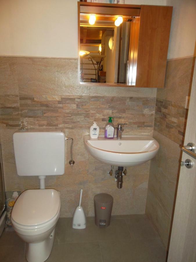 Appartamento Vesna Loft In Luino Esterno foto